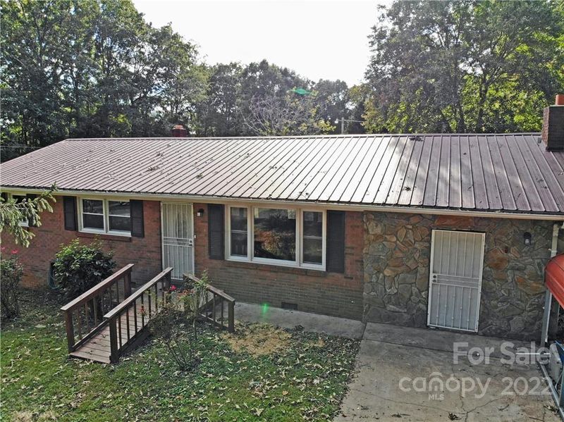 3068 Ramseur St, Lincolnton, NC 28092