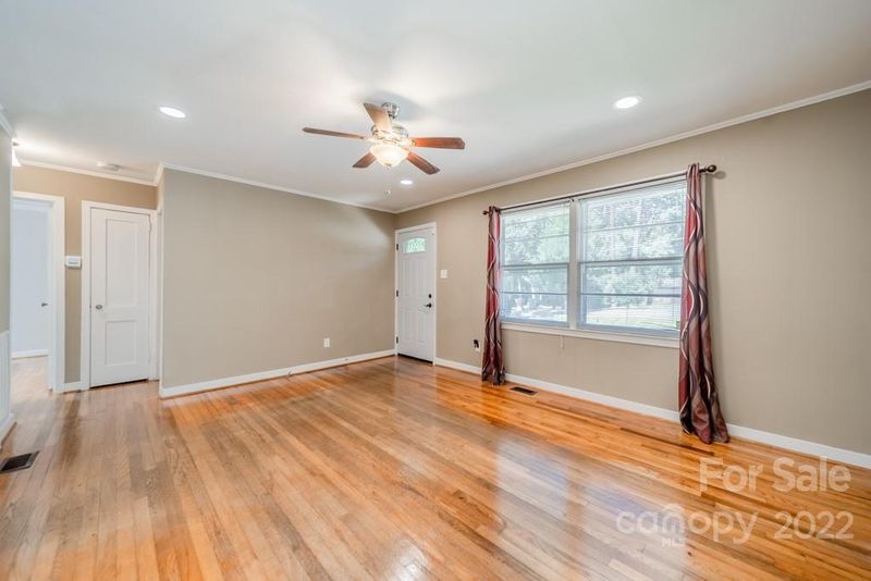 4220 Howie Cir, Charlotte, NC 28205