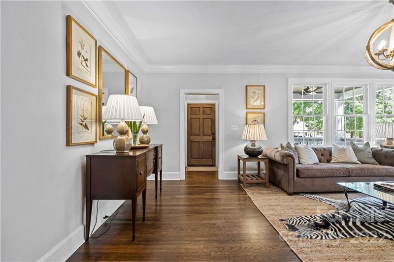 2156 Colony Rd, Charlotte, NC 28209