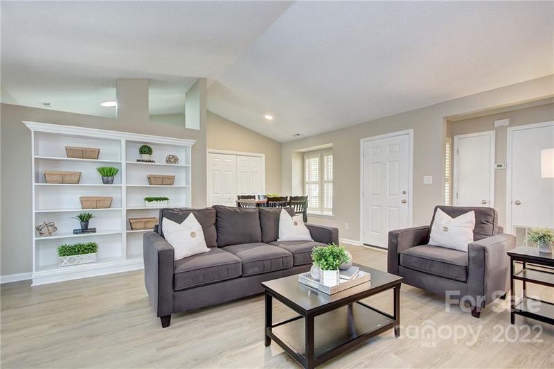 2744 Tiergarten Ln, Charlotte, NC 28210