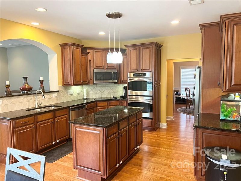 8804 Savannah Rd, Harrisburg, NC 28075