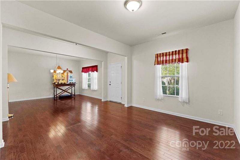 1821 Yellow Daisy Dr, Matthews, NC 28104