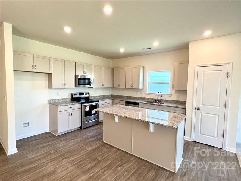 203 Fall Oak Ter, Mount Holly, NC 28120