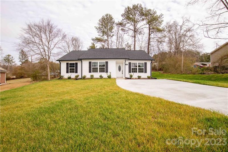 1238 Old Greenbriar Dr, Lancaster, SC 29720