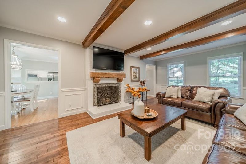 333 Pine Creek Dr, Charlotte, NC 28270