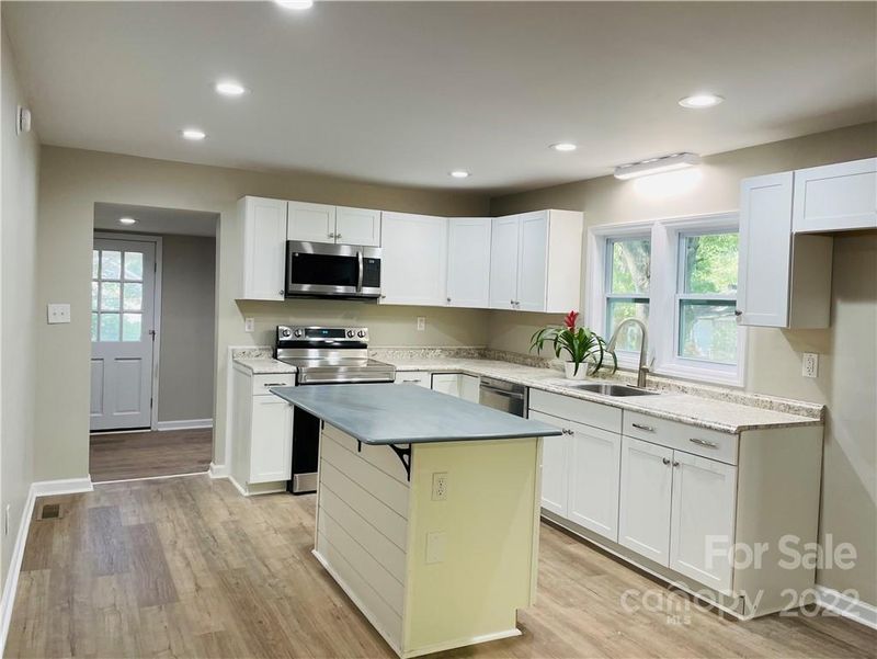 700 Childers St, Belmont, NC 28012