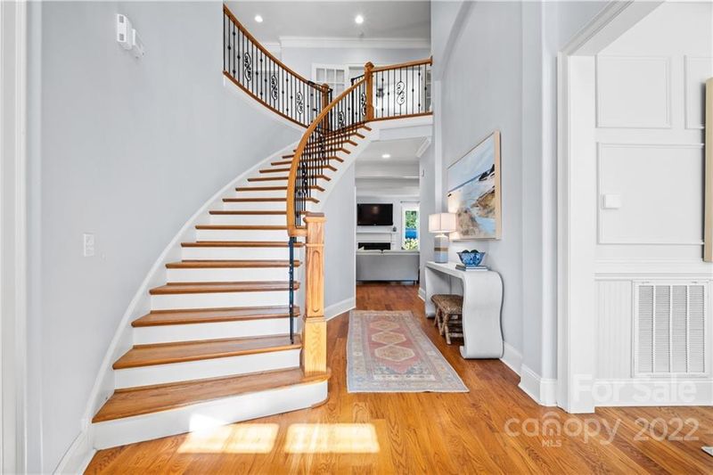 657 Diana Dr, Charlotte, NC 28203
