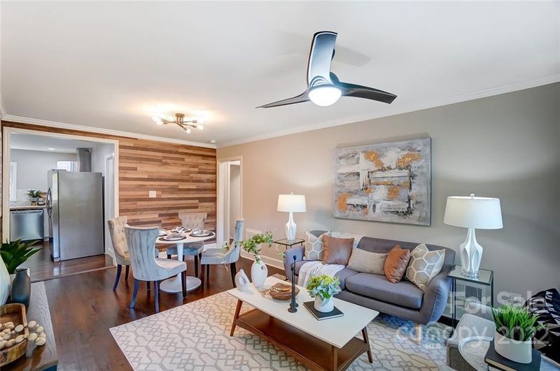 520 Hawthorne Ln, Gastonia, NC 28054
