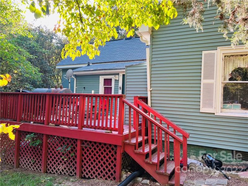 703 N Mountain St, Cherryville, NC 28021