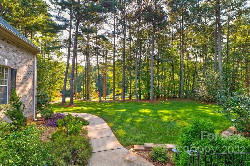 4605 River Hills Dr, Denver, NC 28037