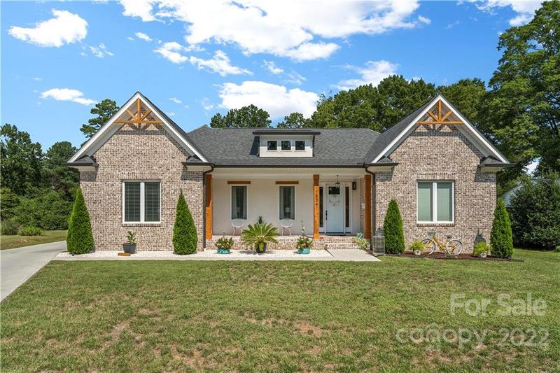 824 Pine St, Mooresville, NC 28115