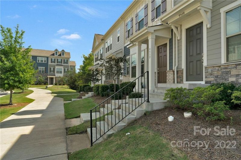 9532 Ainslie Downs St, Charlotte, NC 28273