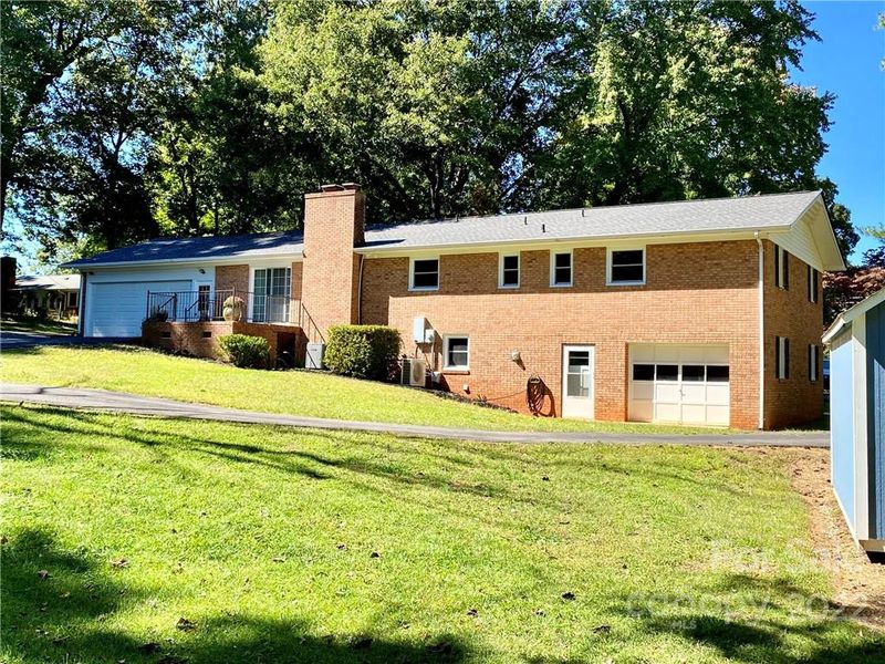 2028 Miranda Rd, Charlotte, NC 28216