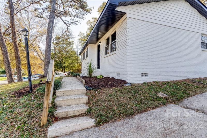 9323 Feldbank Dr, Charlotte, NC 28216