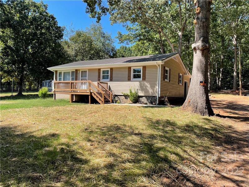 1781 Rollins Dr, Catawba, NC 28609