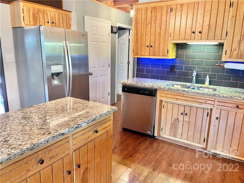 415 S Cedar St, Lincolnton, NC 28092