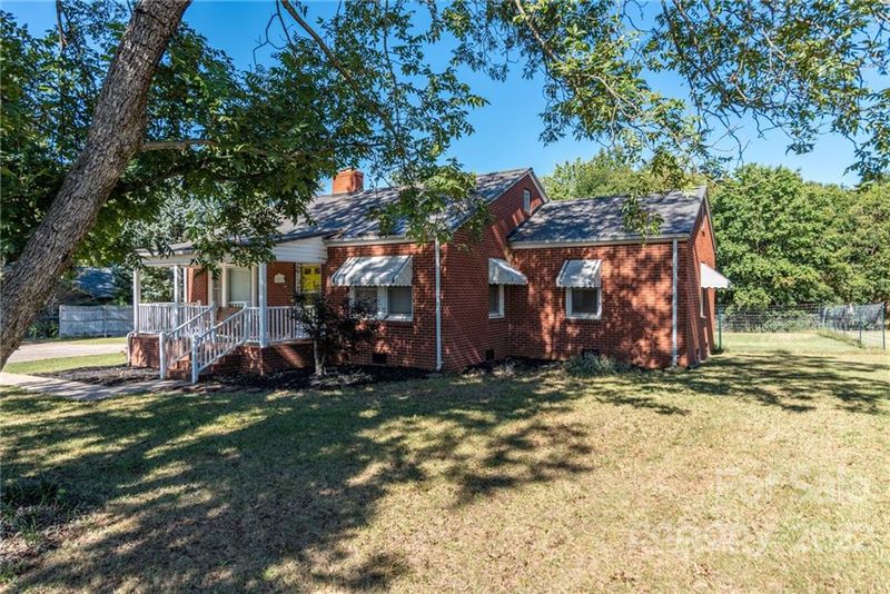 504 Delview Rd, Cherryville, NC 28021