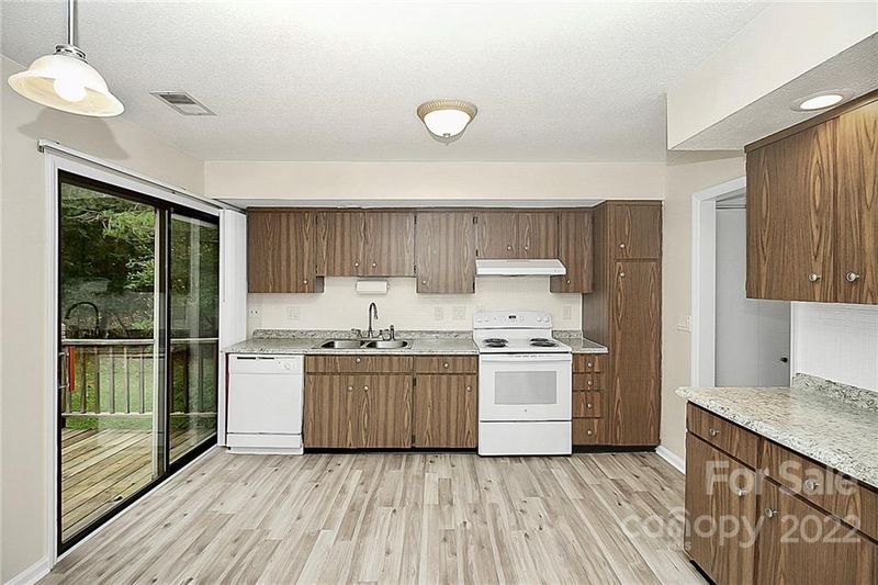 7422 Bent Oak Rd, Charlotte, NC 28226