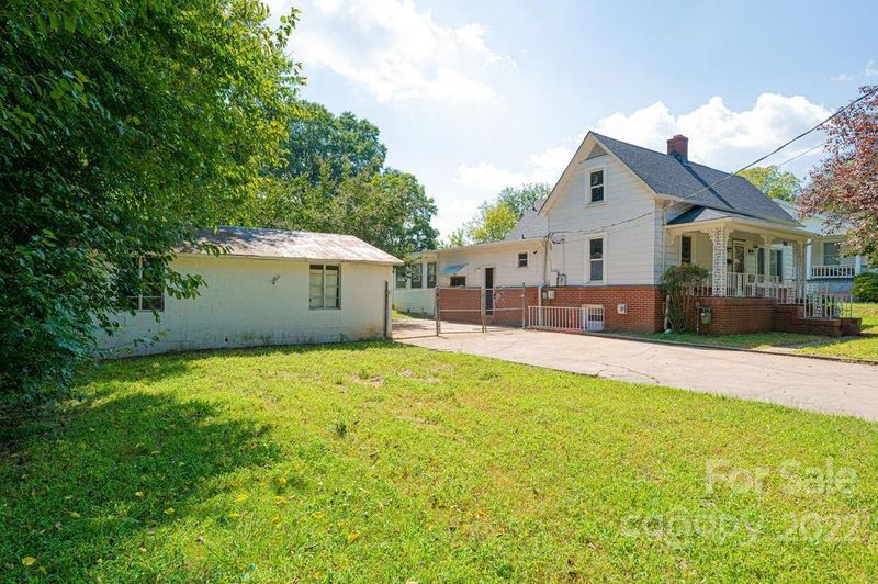 1819 2nd Ave SW, Hickory, NC 28602