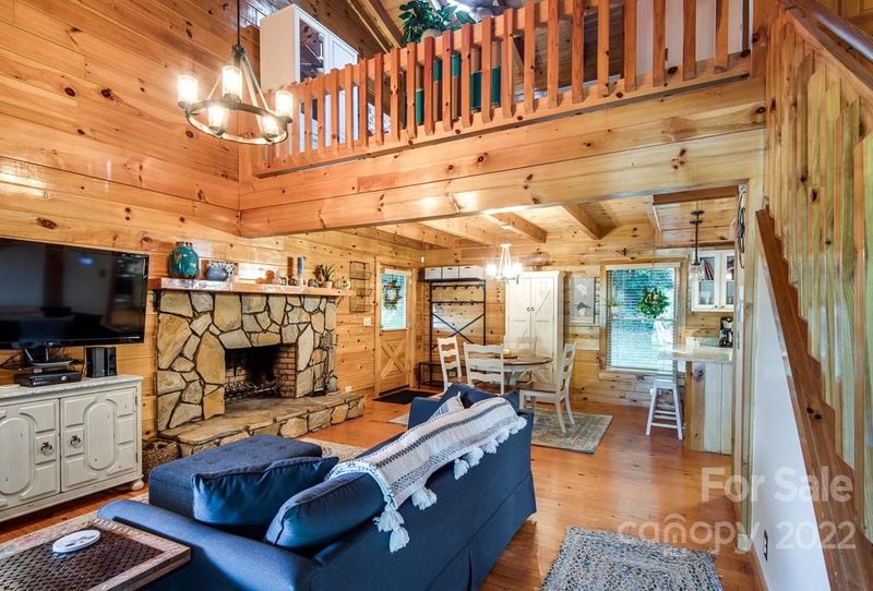 5299 D & H Farm Ln, Hickory, NC 28602