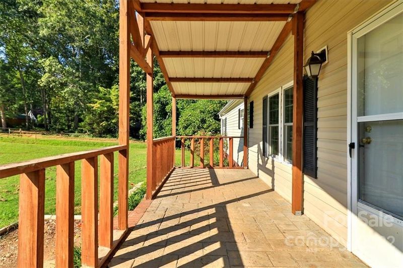 332 Cedar Brook Dr, Kannapolis, NC 28081