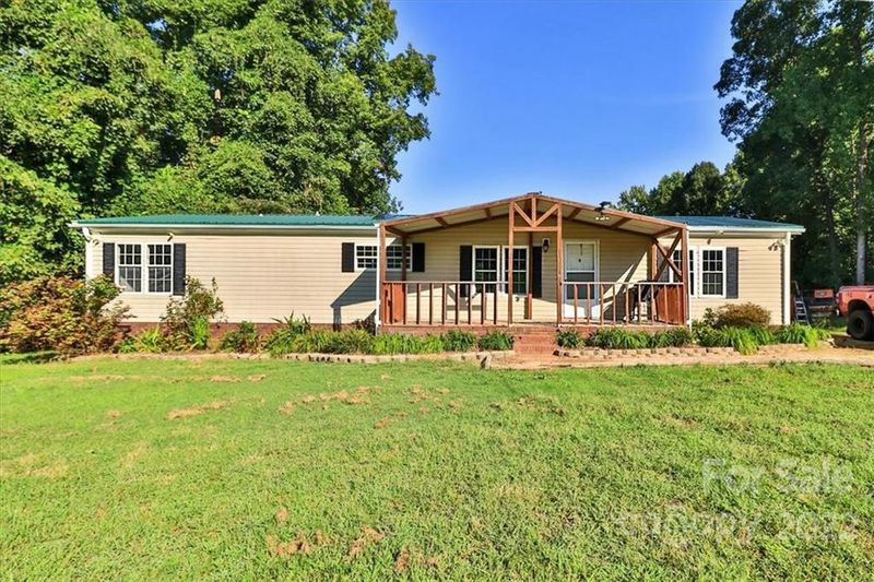 332 Cedar Brook Dr, Kannapolis, NC 28081