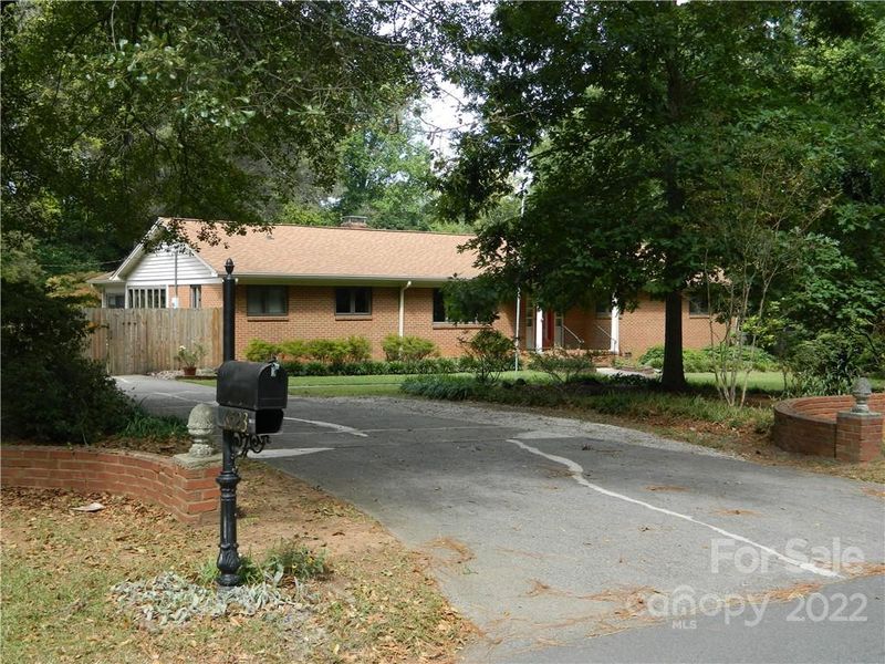 6523 Williams Rd, Charlotte, NC 28215