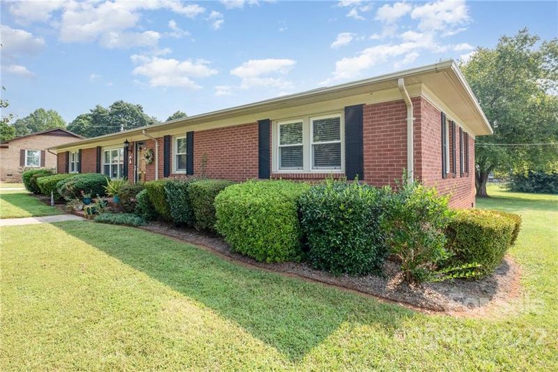 104 Helena St, Mount Holly, NC 28120
