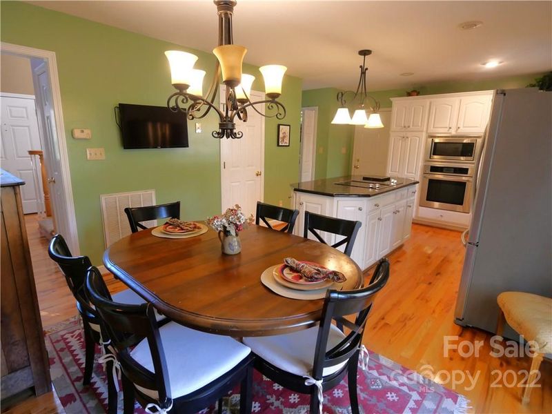 1082 Merrywood Dr, Newton, NC 28658