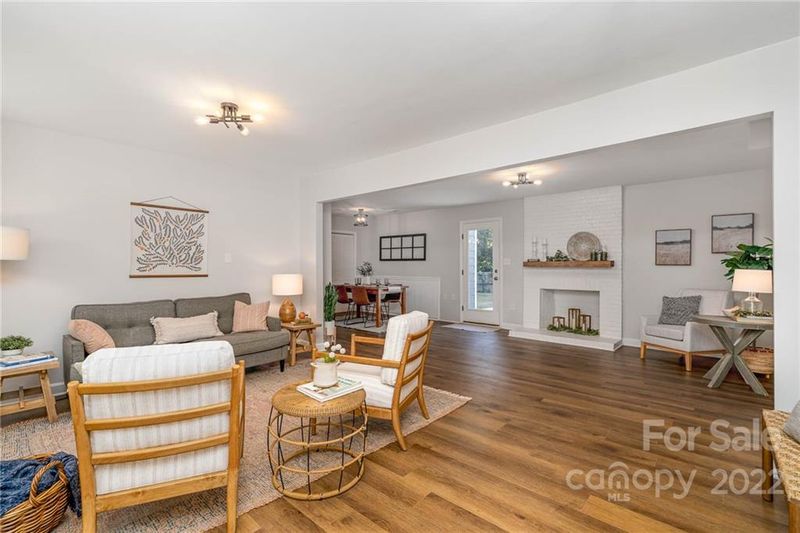 1006 Lightwood Dr, Matthews, NC 28105