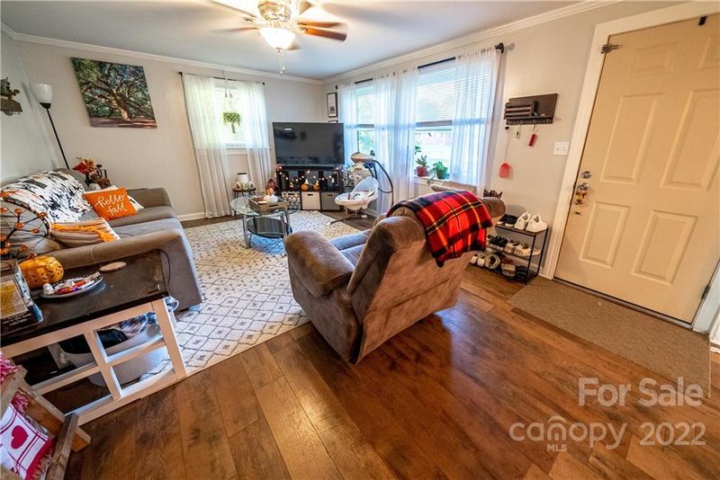 208 Heintz St, Kannapolis, NC 28081