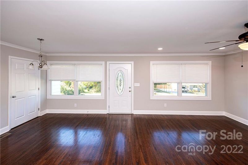 2408 Dora Dr, Charlotte, NC 28215