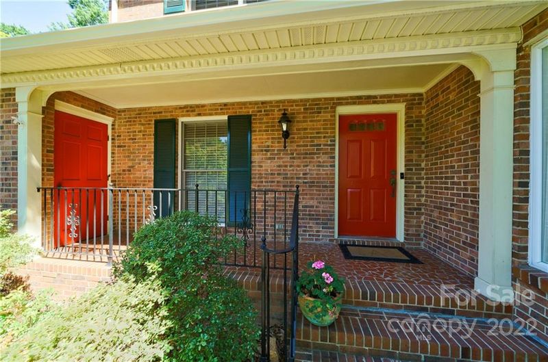 913 Kenyon Ct, Charlotte, NC 28211