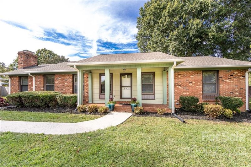682 Fielding Rd, Charlotte, NC 28214