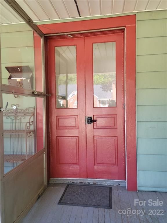 214 8th Ave SE, Hickory, NC 28602