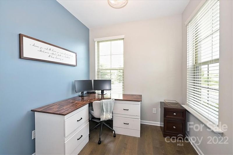 910 Bexton St, Charlotte, NC 28273