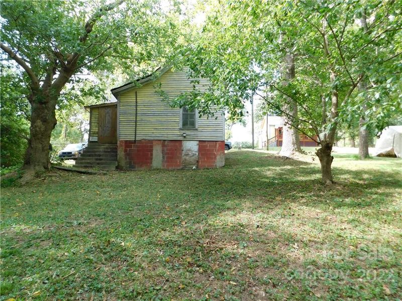 928 White St, Lincolnton, NC 28092