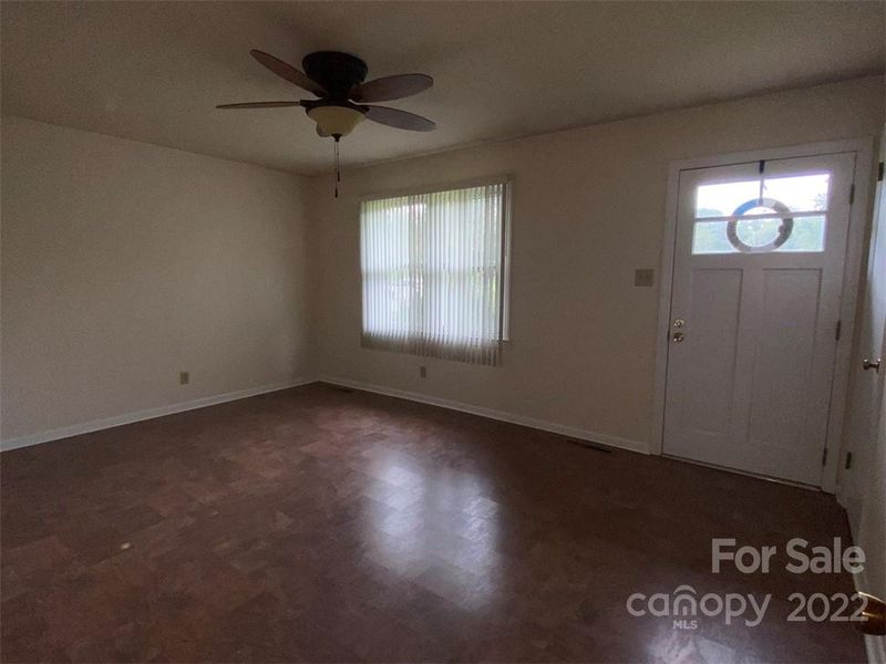 2848 Glenview Dr, Statesville, NC 28677