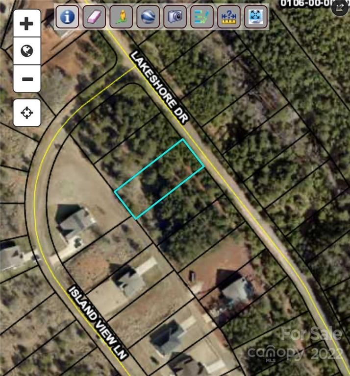 10360 Lakeshore Dr, Lancaster, SC 29720