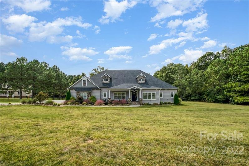 2015 Roadrunner Rd, Clover, SC 29710