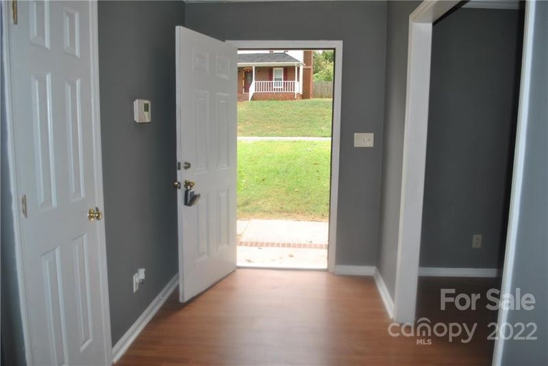7423 Rena Mae Ln, Charlotte, NC 28227