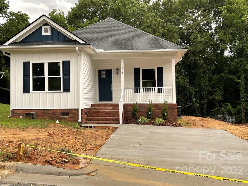 212 Malvern Dr, Concord, NC 28025
