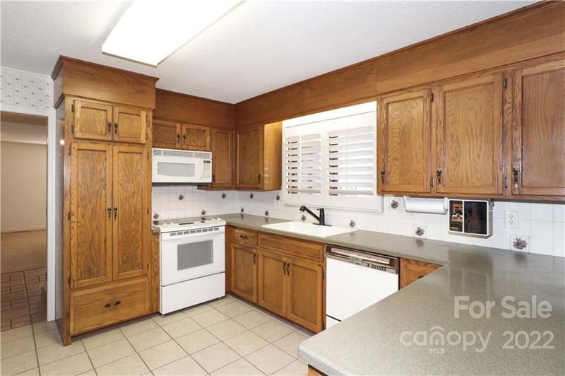 110 Ball Dr, Statesville, NC 28677