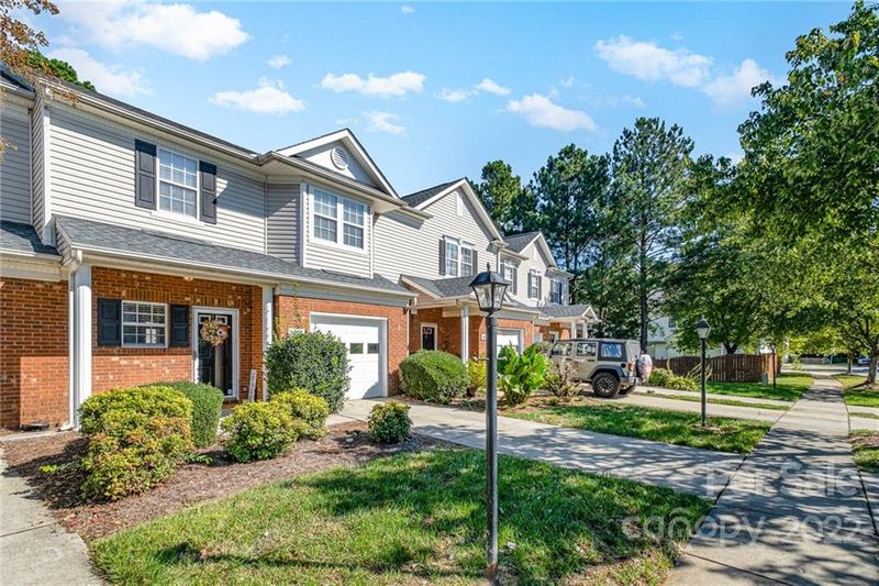 3822 Thomas Ridge Dr, Charlotte, NC 28269