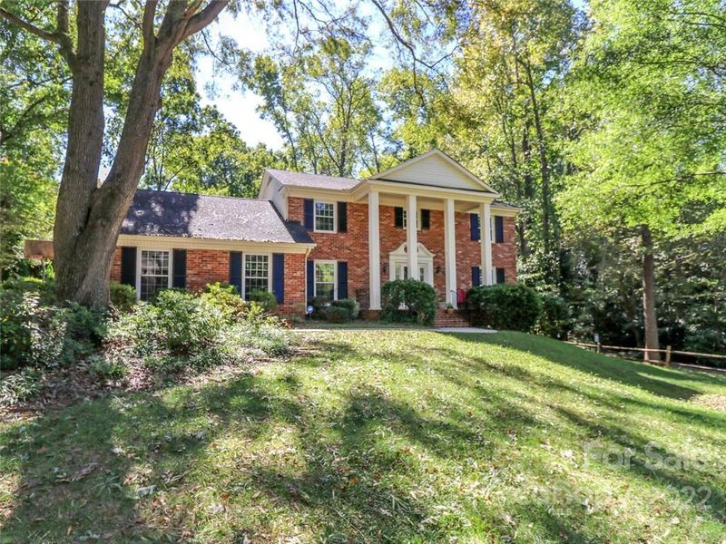 1911 Manor Mill Rd, Charlotte, NC 28226