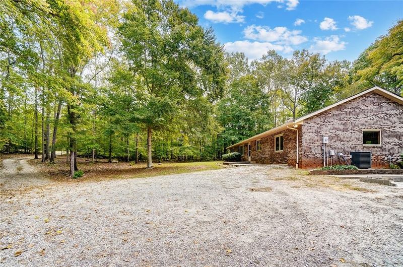 5618 Davis Rd, Waxhaw, NC 28173