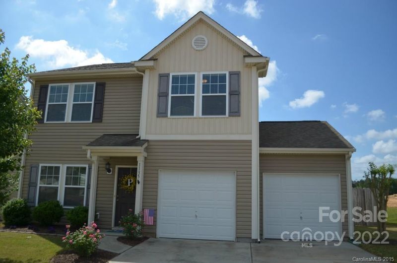 1135 Blue Topaz Dr, Dallas, NC 28034