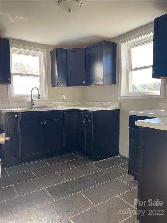 422 Melynda Rd, Charlotte, NC 28208