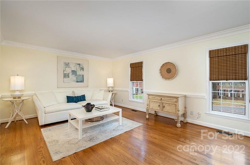 2709 Oxborough Dr, Matthews, NC 28105