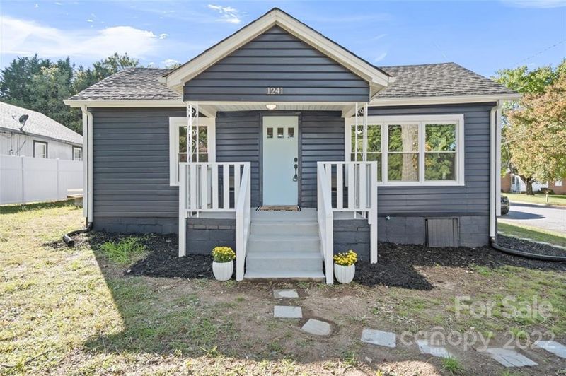 1241 12th St, Hickory, NC 28601